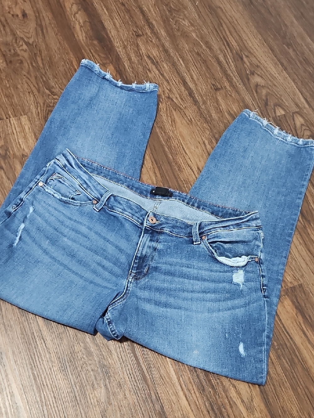 Maurices Edgely Mid Rise Relaxed Straight Jeans Womens 20W Raw Hem Cropped